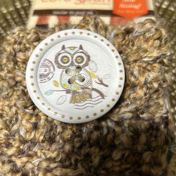 Handcrafted crocheted earth tone glasses holder with cute button closure - Picture 2 of 4